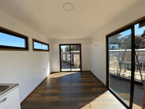 3-7-1.png Conteneur Modulaire Noyer 6x3m - 18m²