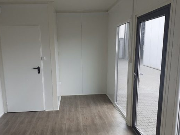 Design-sans-titre-2024-09-11T062339.549-1.png Container Bureau aménagé de 18 m2 avec Toilettes