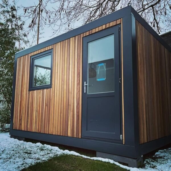 IMG-20250313-WA0028-1.jpg Container Aménagé finition bois