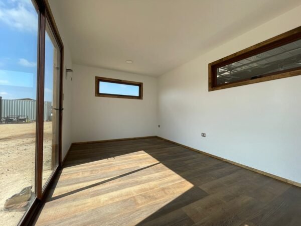 La Cabine Fumée Modulaire 18m² – 6×3 La Cabine Fumée Modulaire 18m² – 6×3